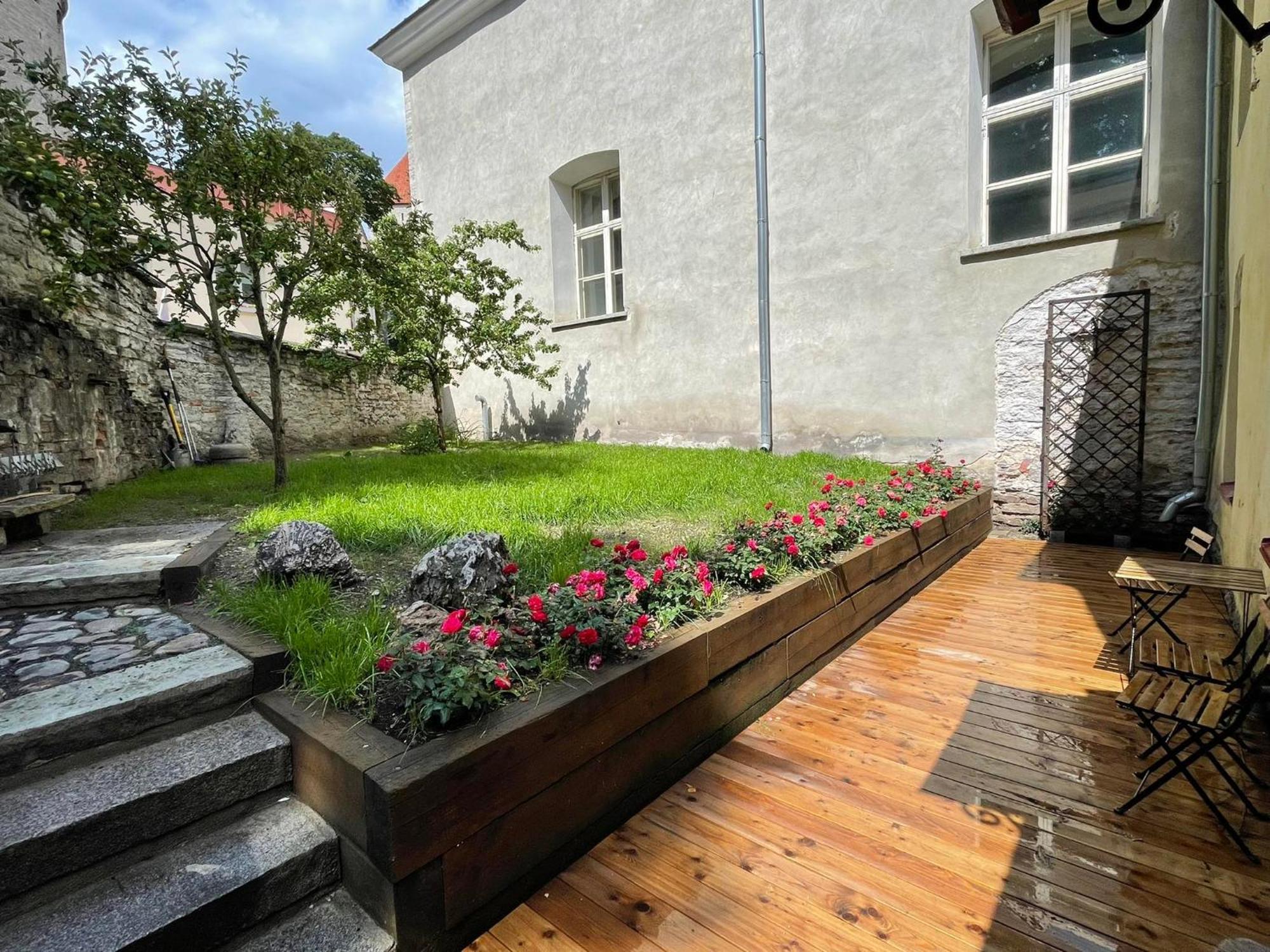 Apartment Historic With Private Garden In Old Town *