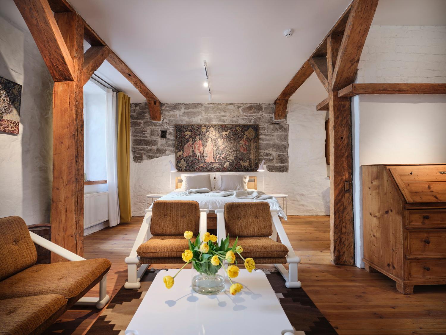 Apartment Historic With Private Garden In Old Town